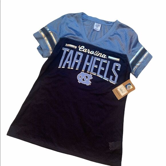 North Carolina Tar Heels Women's Football Shirt Sz M NWT - Picture 1 of 10